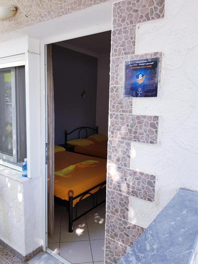 Konstantinos-Elli Rooms Vrasná Exteriör bild