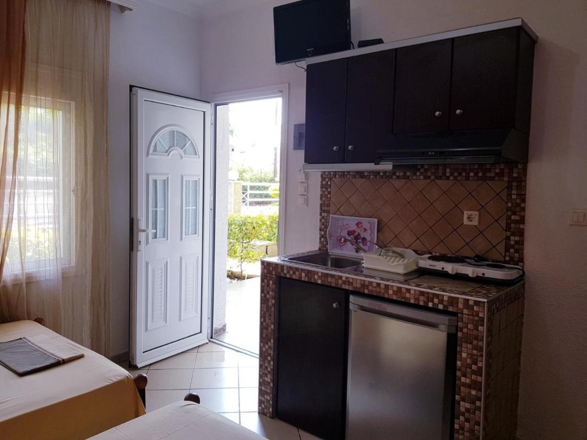 Konstantinos-Elli Rooms Vrasná Exteriör bild
