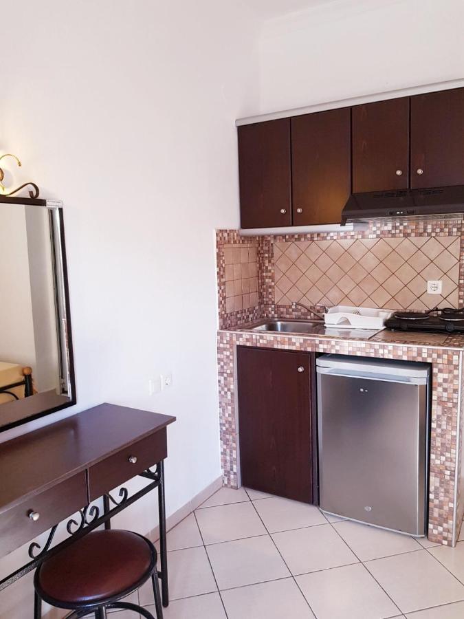 Konstantinos-Elli Rooms Vrasná Exteriör bild