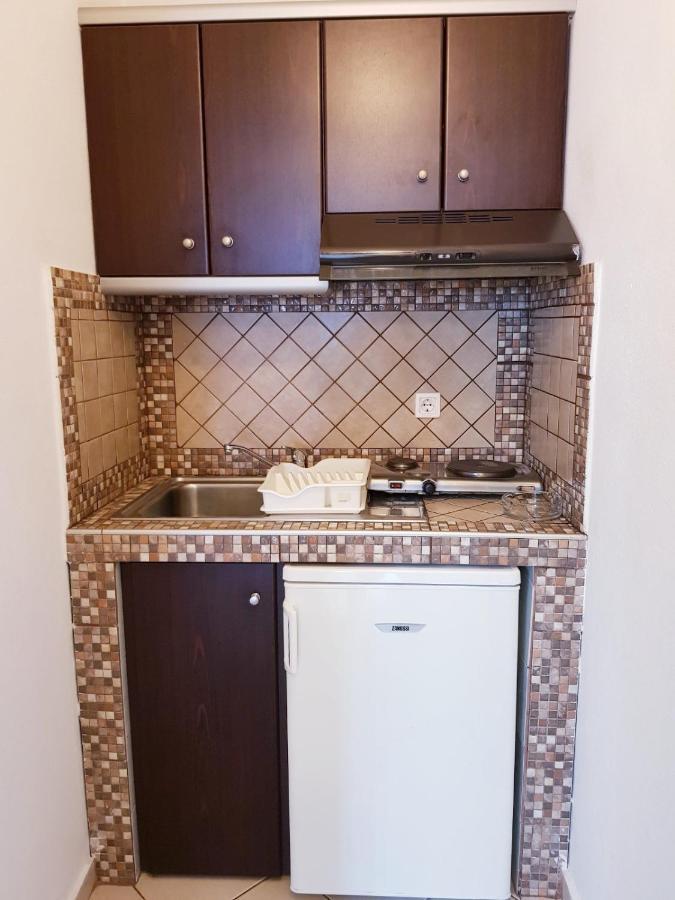 Konstantinos-Elli Rooms Vrasná Exteriör bild