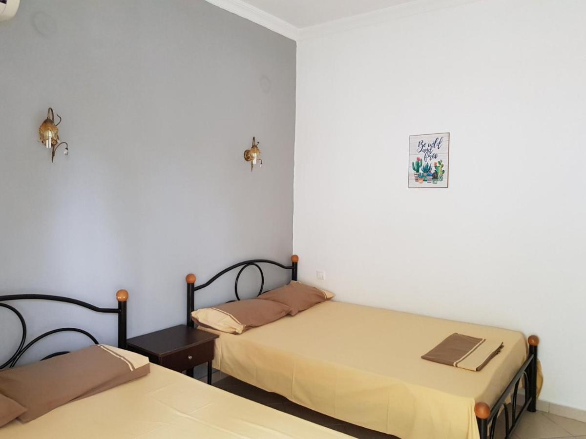 Konstantinos-Elli Rooms Vrasná Exteriör bild