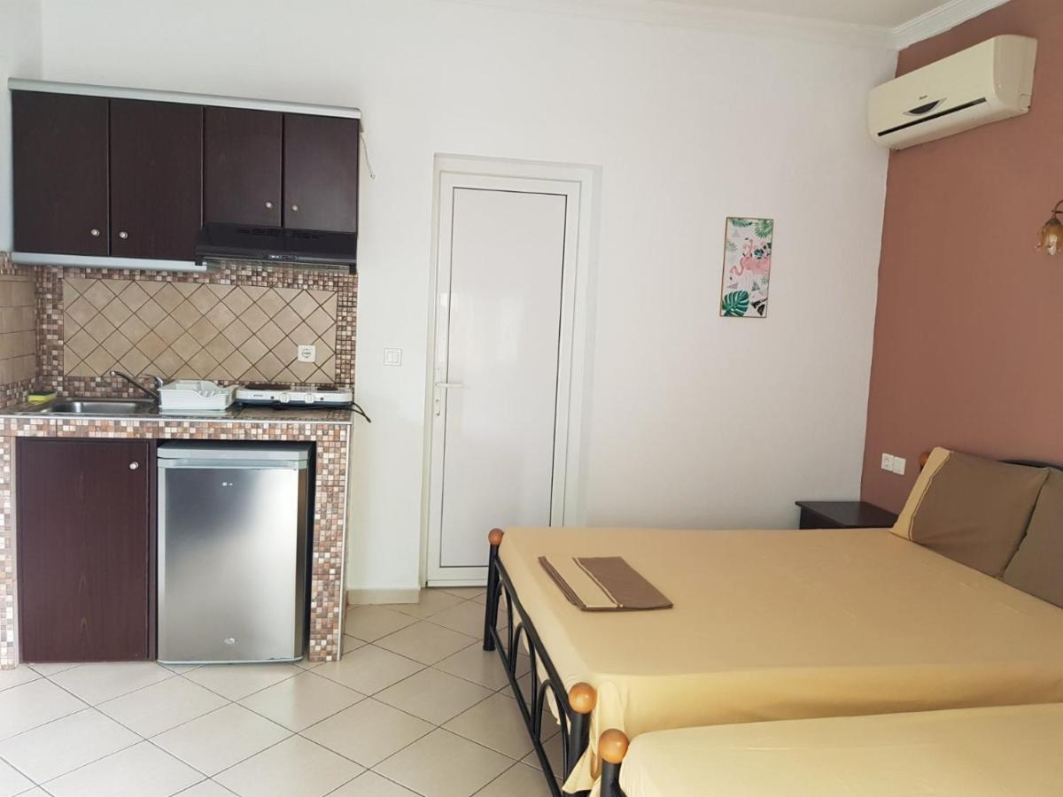 Konstantinos-Elli Rooms Vrasná Exteriör bild